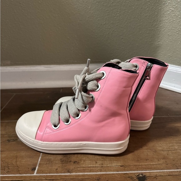 Shoes - Pink High-Top Sneakers with Chunky Laces (Size 39 / US 8)